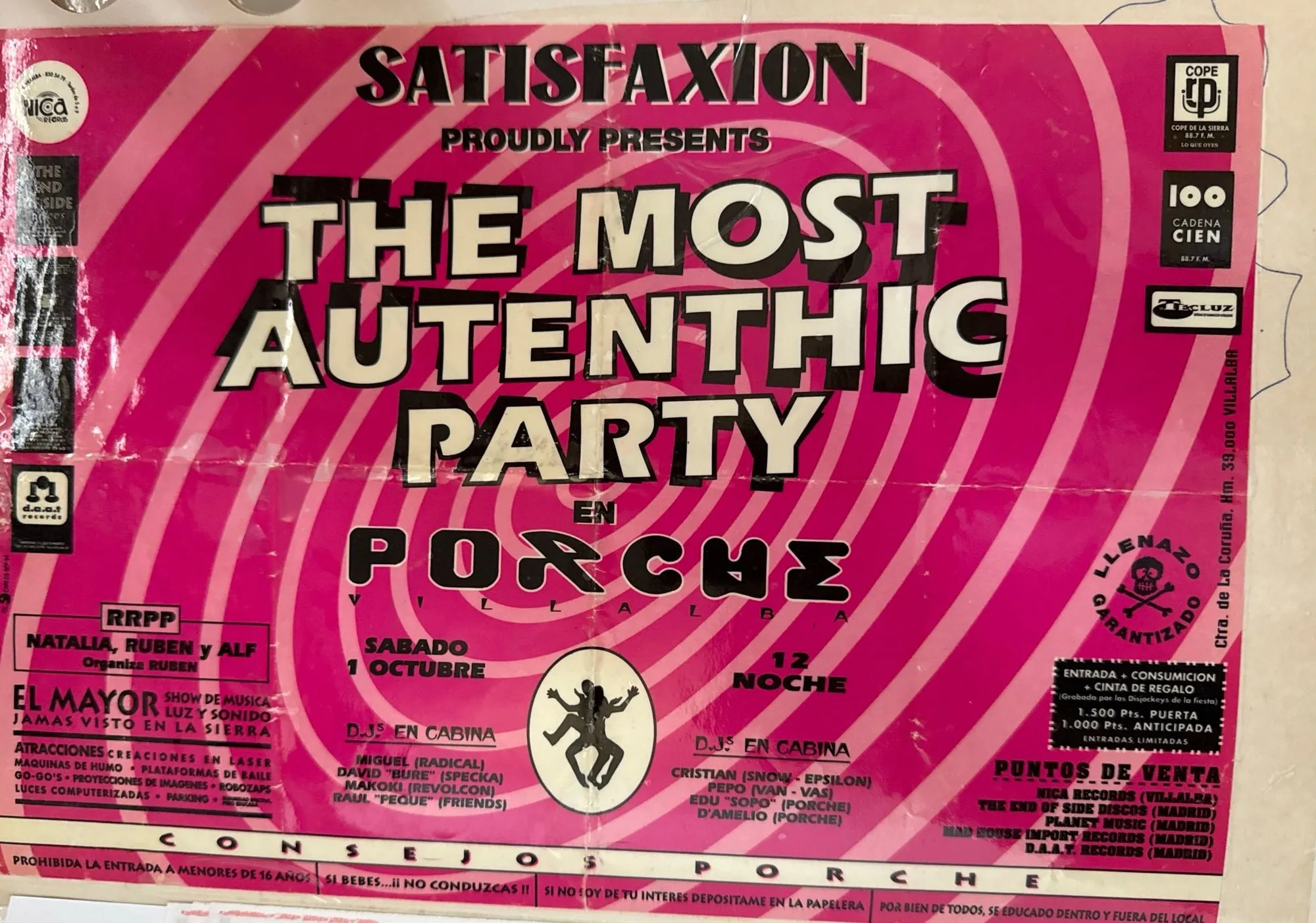 Cartel rosa de The Most Autenthic Party en Porche, sábado 1 de octubre, con una espiral de fondo y la lista de DJ.