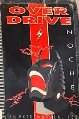 Tarjeta de Over Drive Noche, en rojo y negro, Paseo de Extremadura 152.
